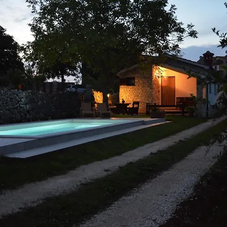 Villa Family Friendly House Tomazin